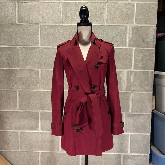 Burberry trench coat. - Picture 3 of 16
